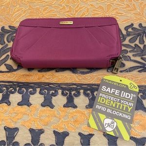 travelon RFID blocking wallet NWT Purple Canvas